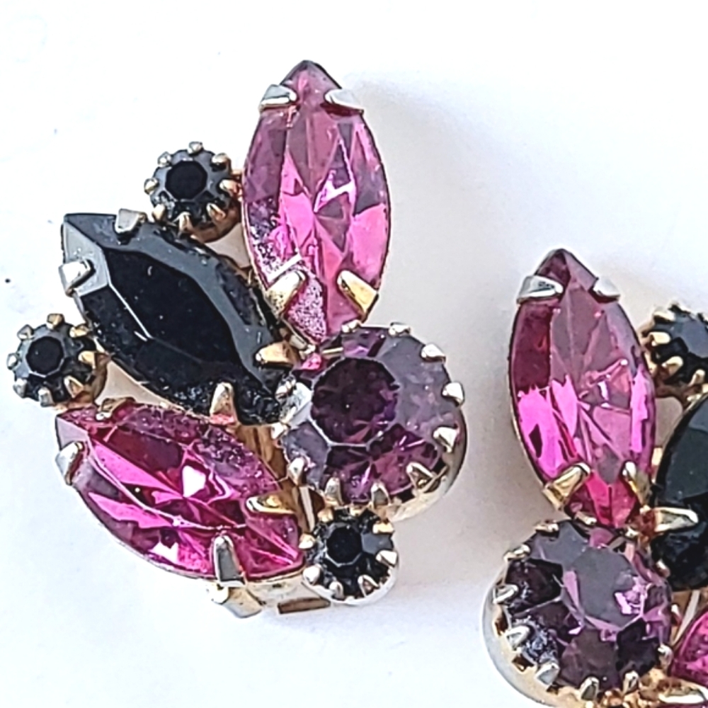 FUSCHIA PURPLE & BLACK RHINESTONE CRYSTAL EARRINGS - VINTAGE CLIP-ON - Picture 2 of 7
